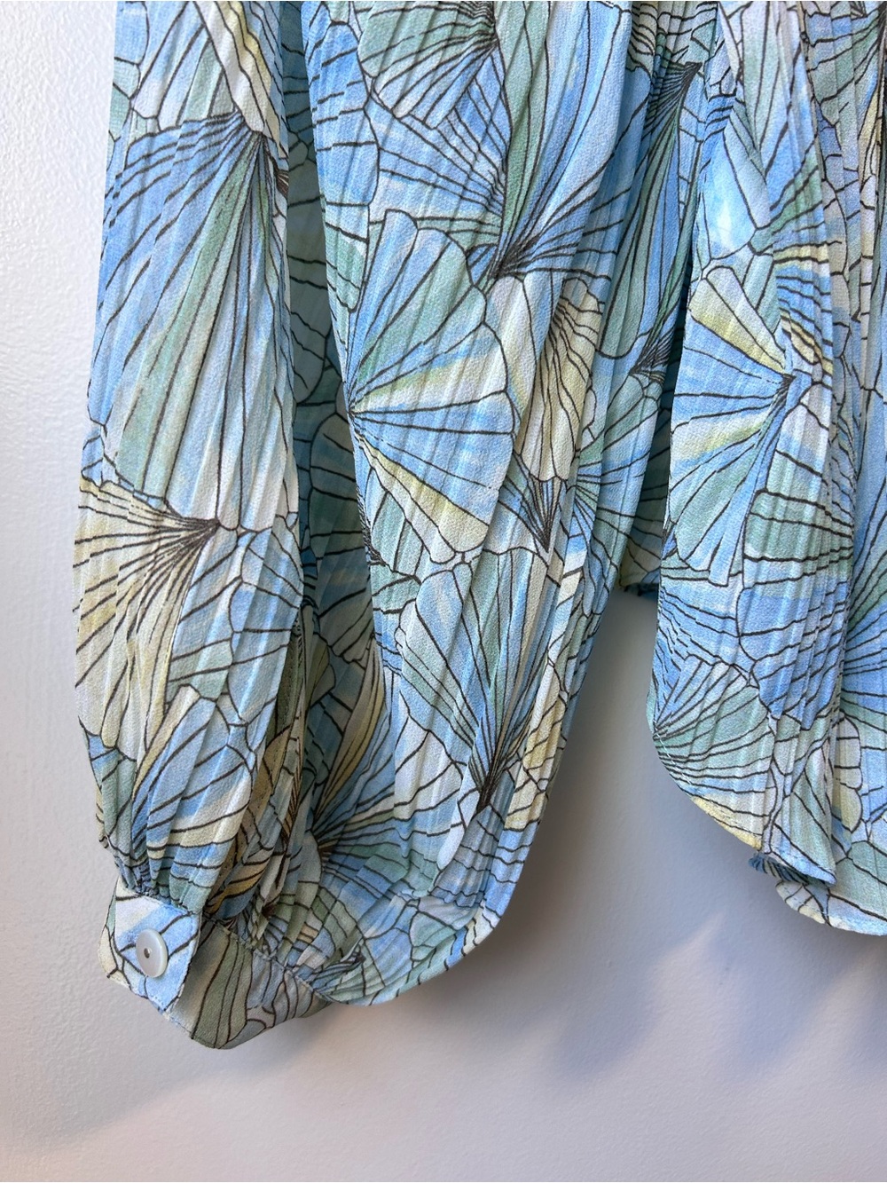 New Veronica Beard Fennel Pleated Blouse - Picture 7 of 12
